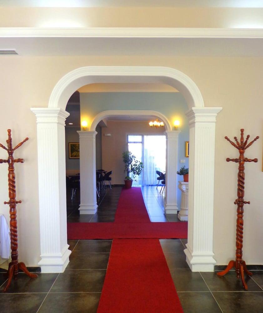 Mjull-Bethore Hotel Viktoria Tirana מראה חיצוני תמונה